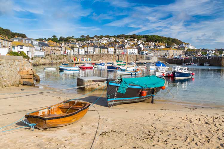 [Mousehole - Boats on the Beach]